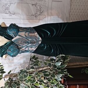 Giffniseti Elegant Green Embellished Dress Large